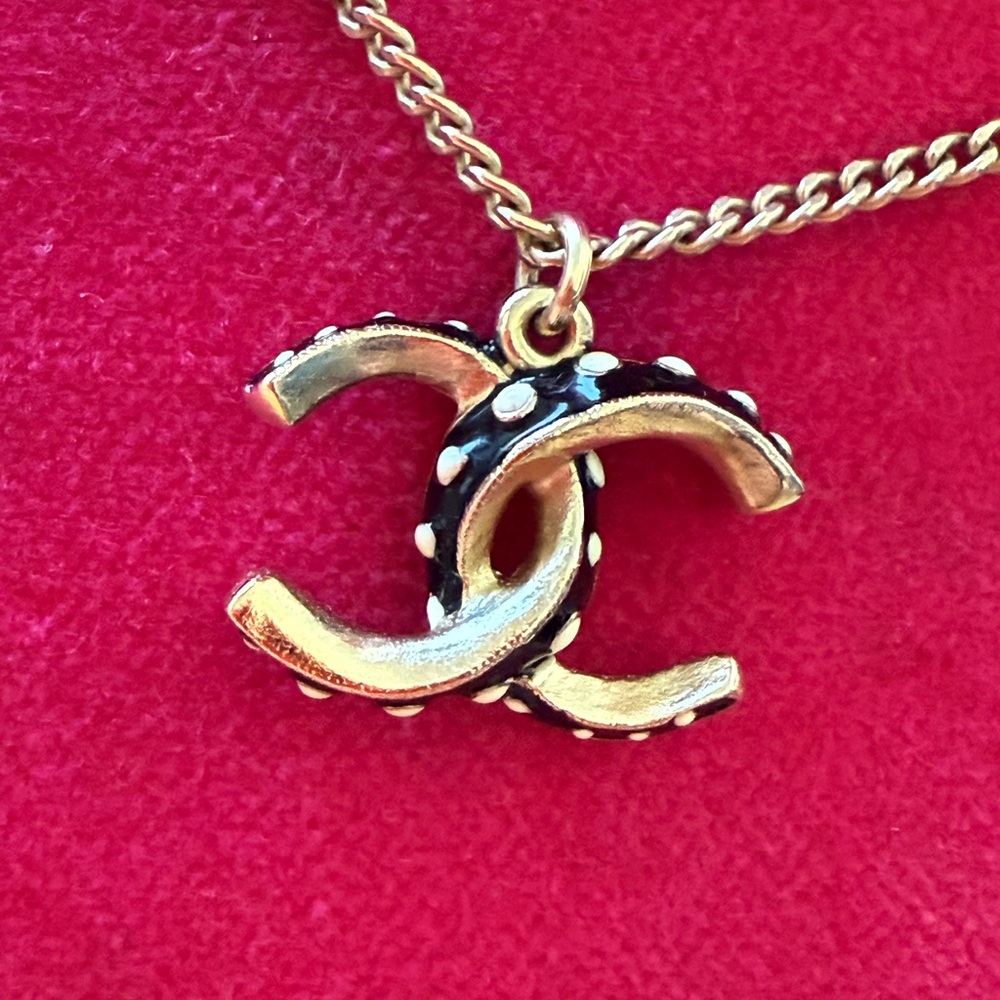 CHANEL Polka Dot Enamel CC Cruise Pendant Necklace - Picture 7 of 8